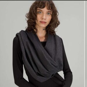 Lululemon Customizable Snap Scarf One Size